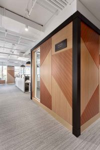 دکوراسیون اداری با ام دی اف پاکچوب